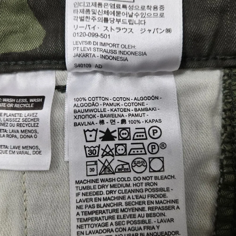 Levis Strauss Camo Men's Cargo Shorts Snap Flap Button Flap Pockets size 31